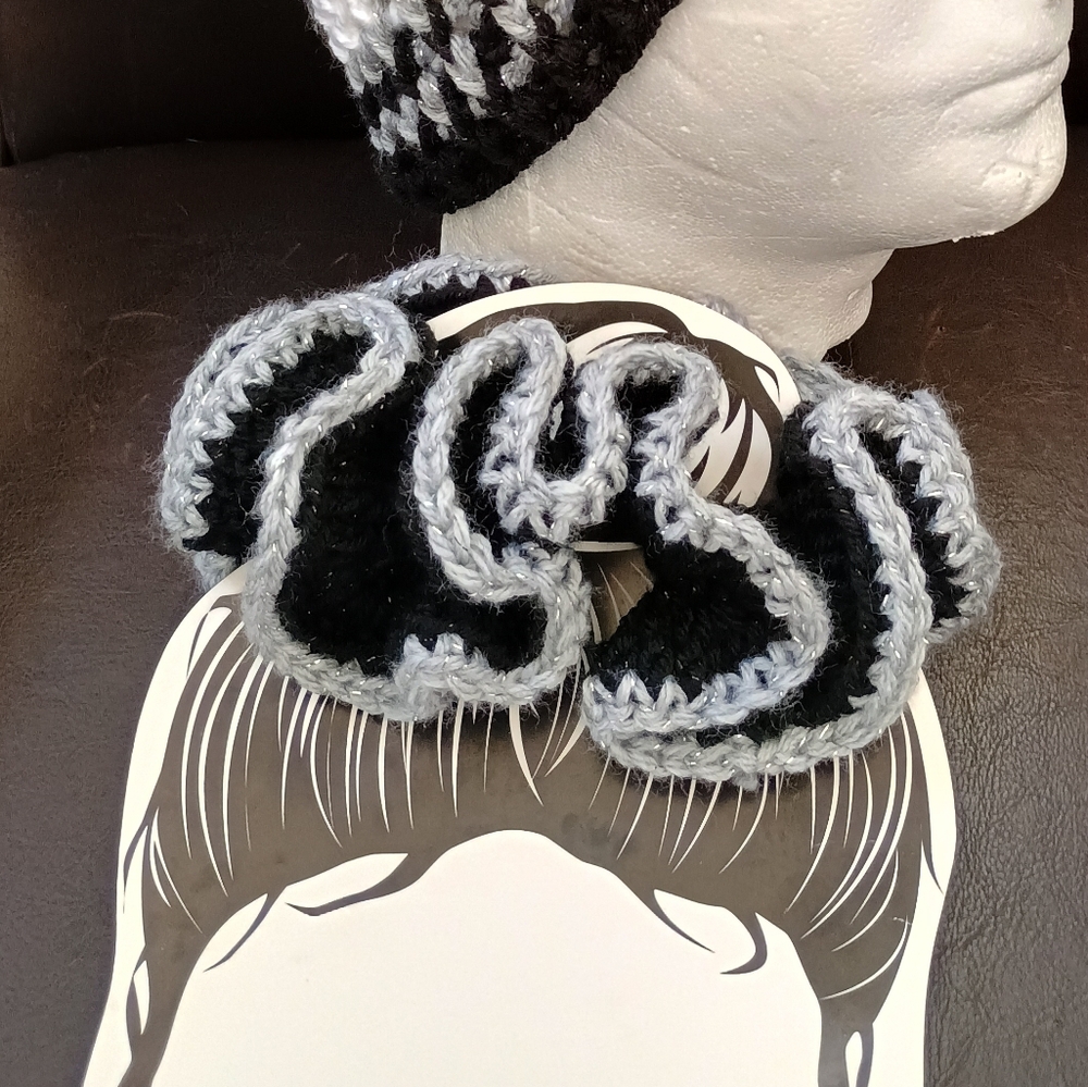Scrunchie - Picture 6 of 16
